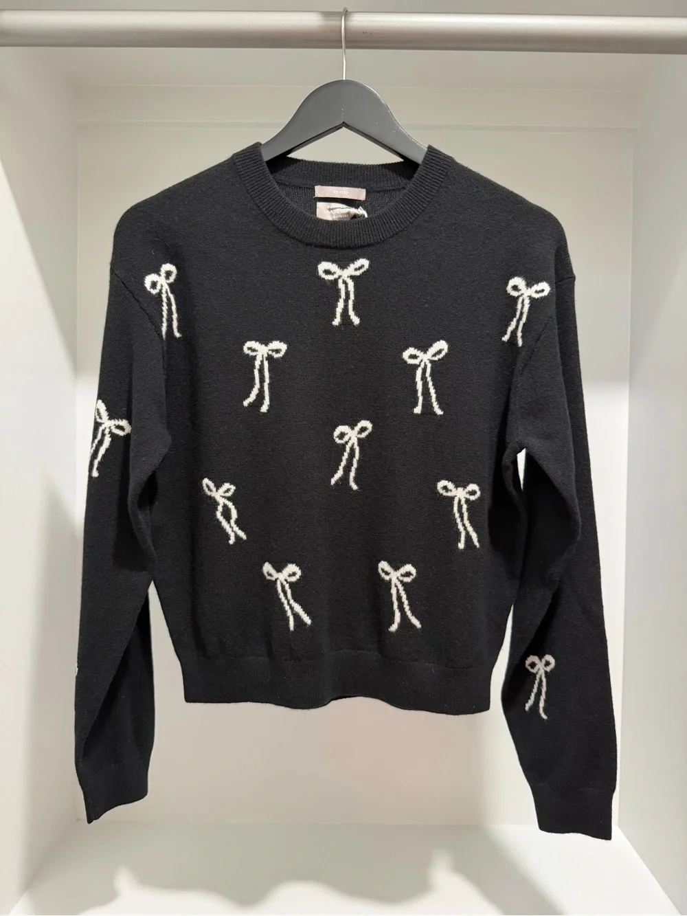 NEW J. Crew Perfect cashmere crewneck sweater black ivory bows print XS CO585